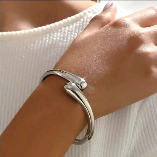 Simple heavy metal temperament geometric circular smooth surface women's collar bracelet ring jewelry - Memoriex 