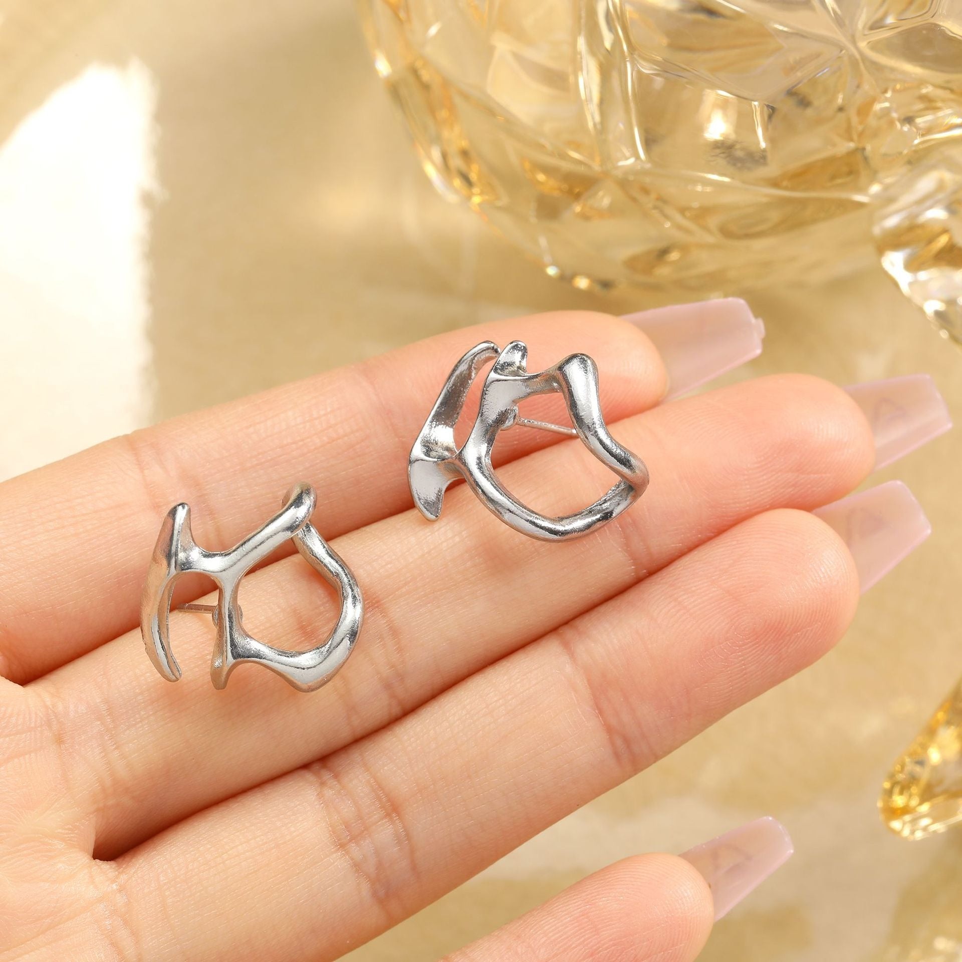 Hot selling cold wind irregular hollow out metal earrings for female personality niche design, internet celebrity high-end sense earrings - Memoriex 