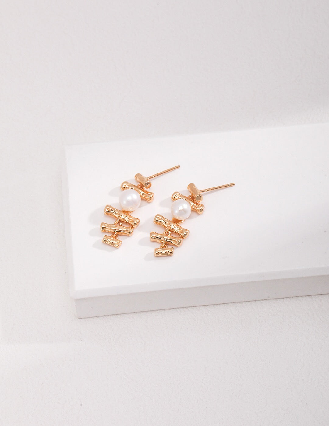 Dainty Geometric Pearl Earrings-3