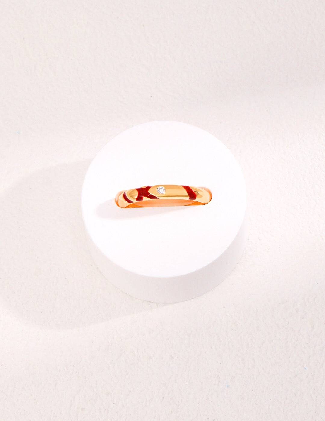 Gold Simple Intertwined Red Line Zircon Rings-0