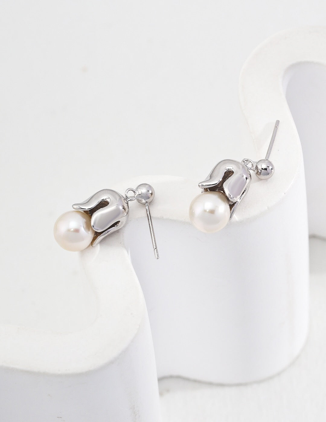 Lily Of The Valley Pearl Earrings-1