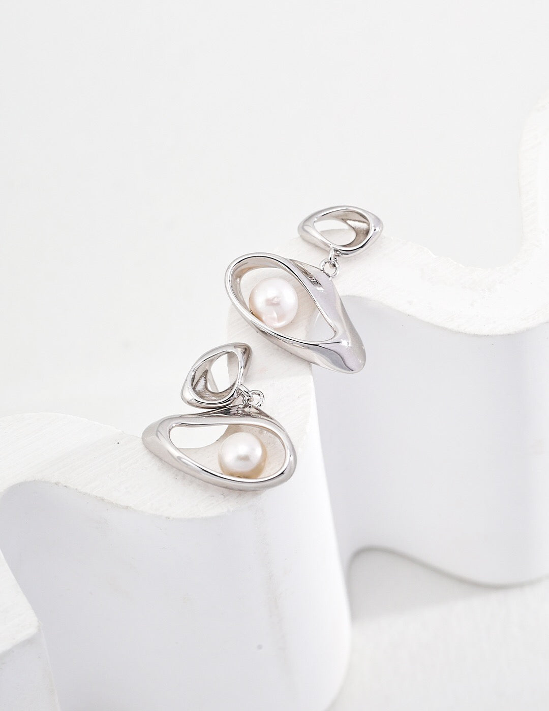 The Eye of Hope Pearl Drop Earrings-1