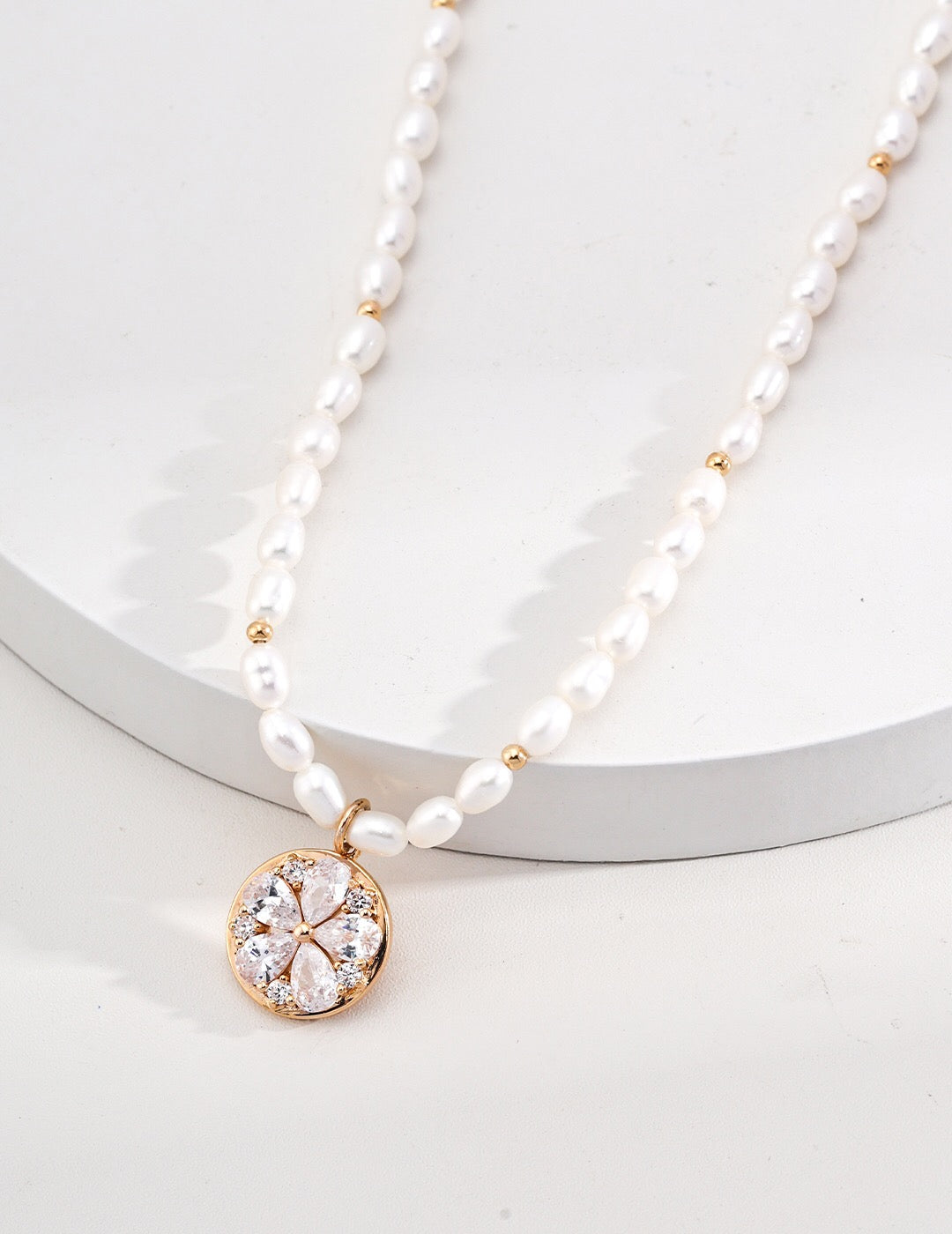 Zircon Flower Style Pearl Necklace-1