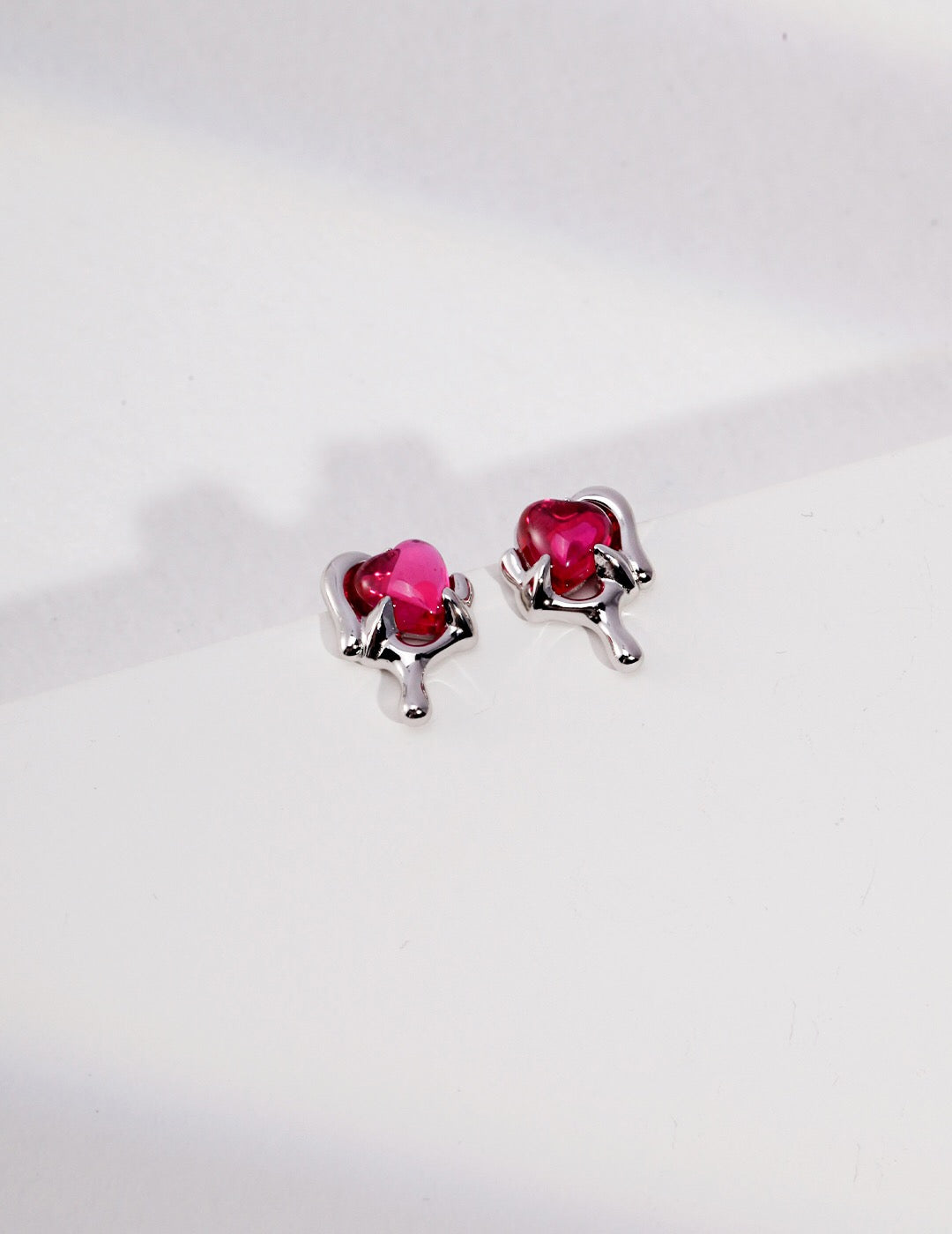 Liquid Water Flow Shaped Zircon Earrings-1