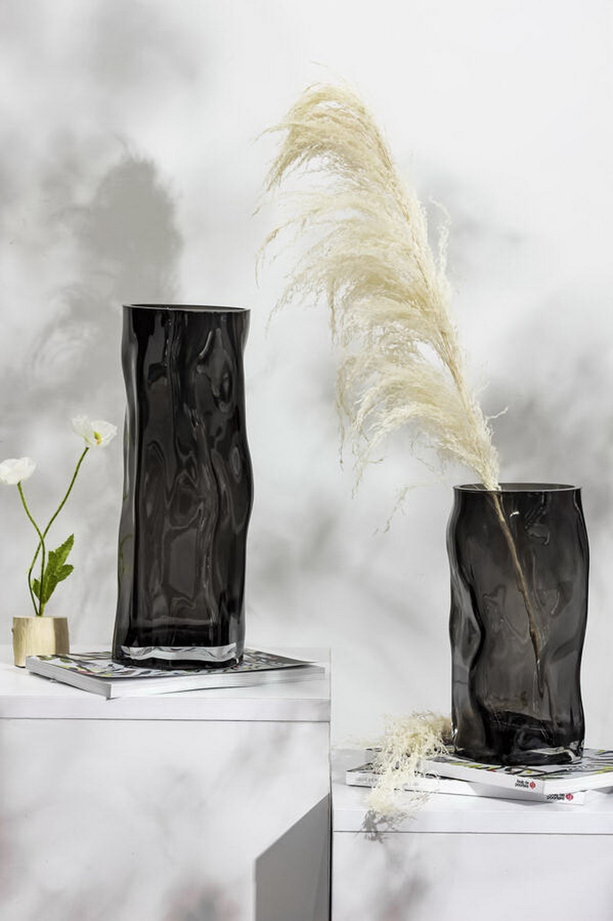 Cylindrical vase with irregular form, like black wood. ABU30GR-2