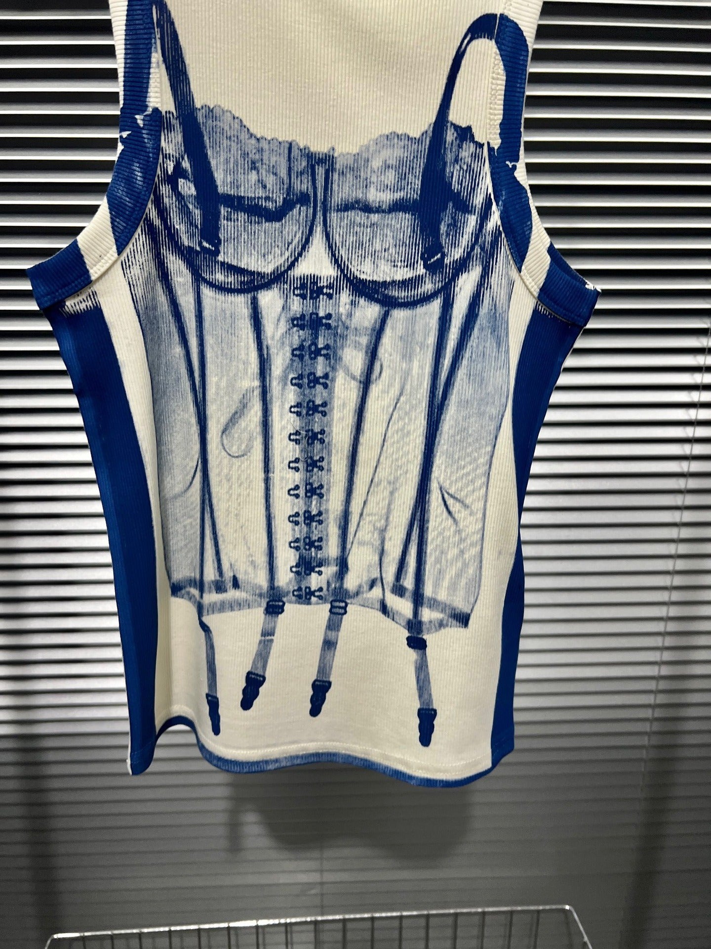 Small niche design hand-painted blue print slim fit and slimming strapless vest women's trend