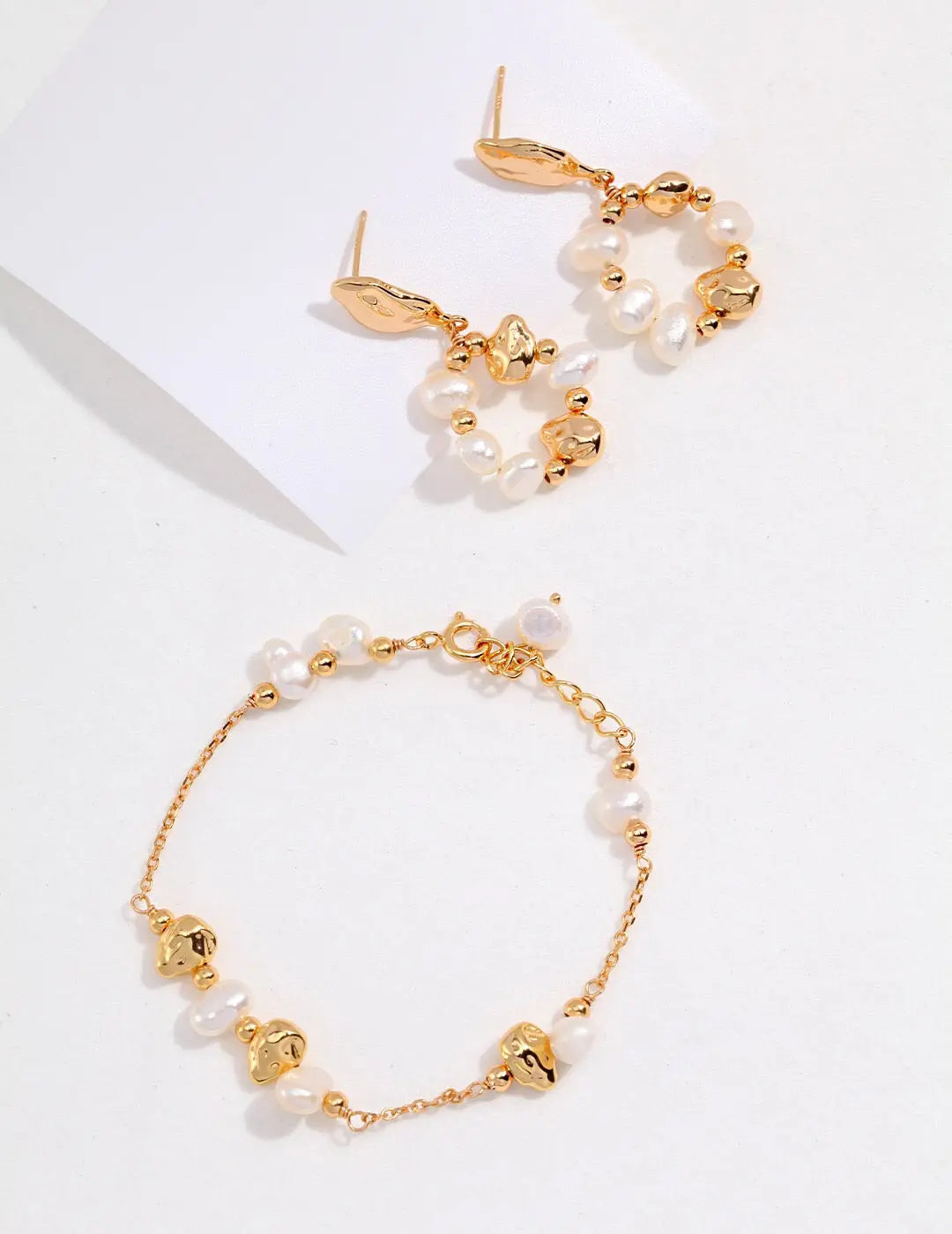 Baroque Pearl and Irregular Gold Ball Bracelet-1