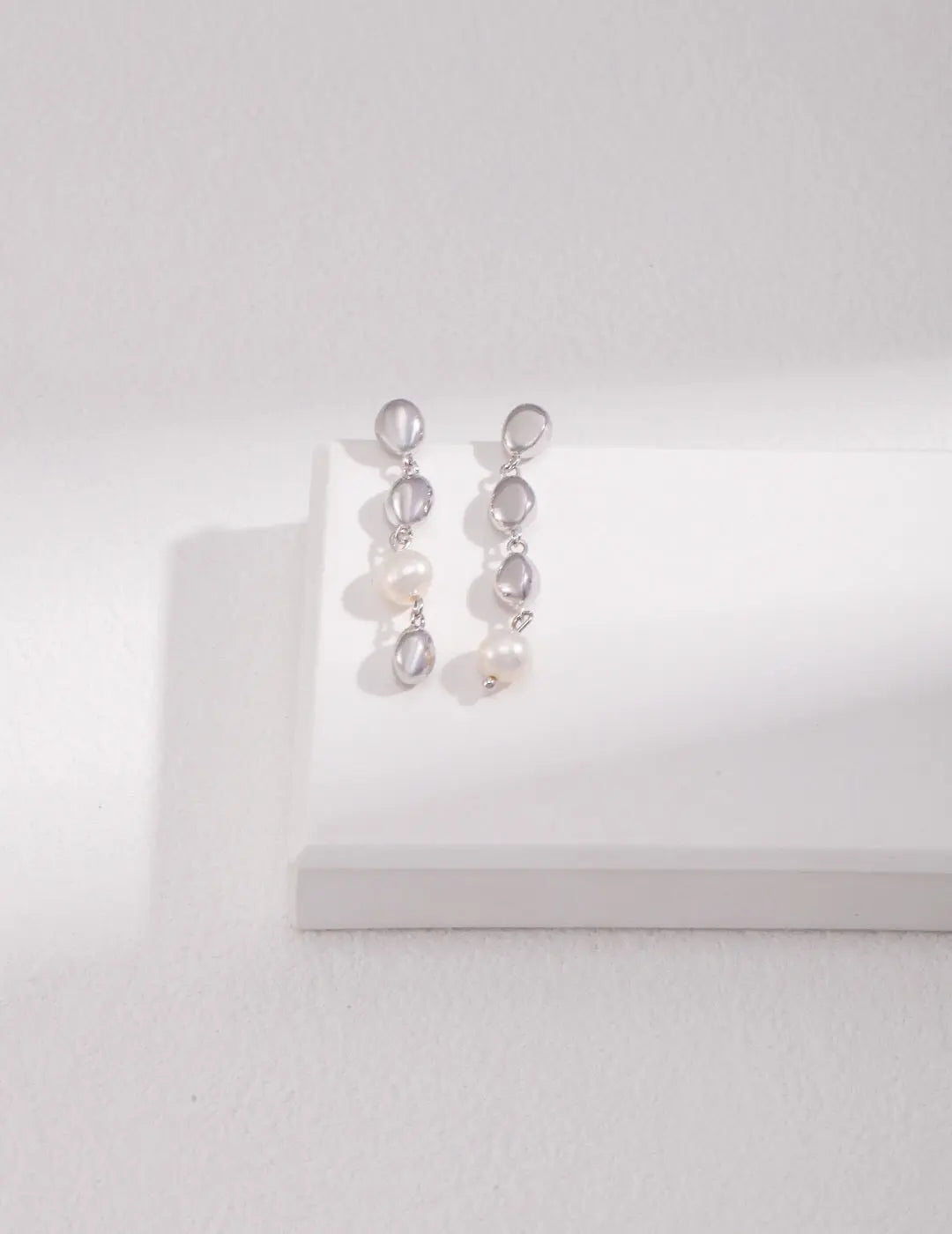 Bean And Pearl Cascade Earrings - Memoriex