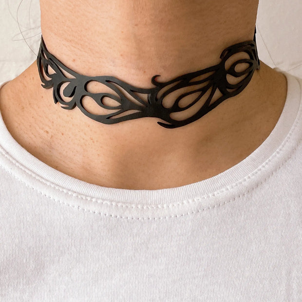 Bella Elegant Inner Tube Choker - Memoriex 