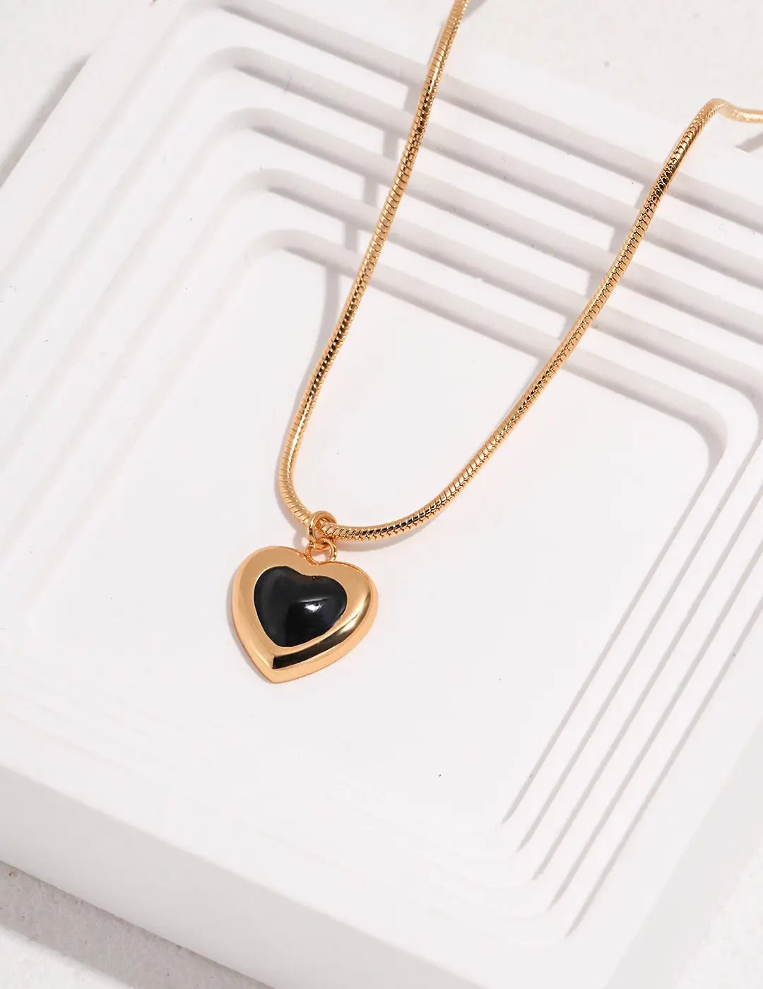 Black Drop Glaze Love Necklace-1