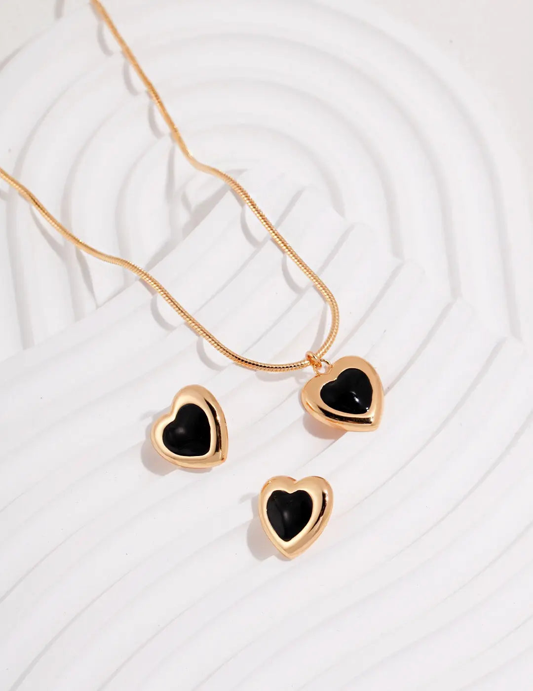 Black Drop Glaze Love Necklace-2