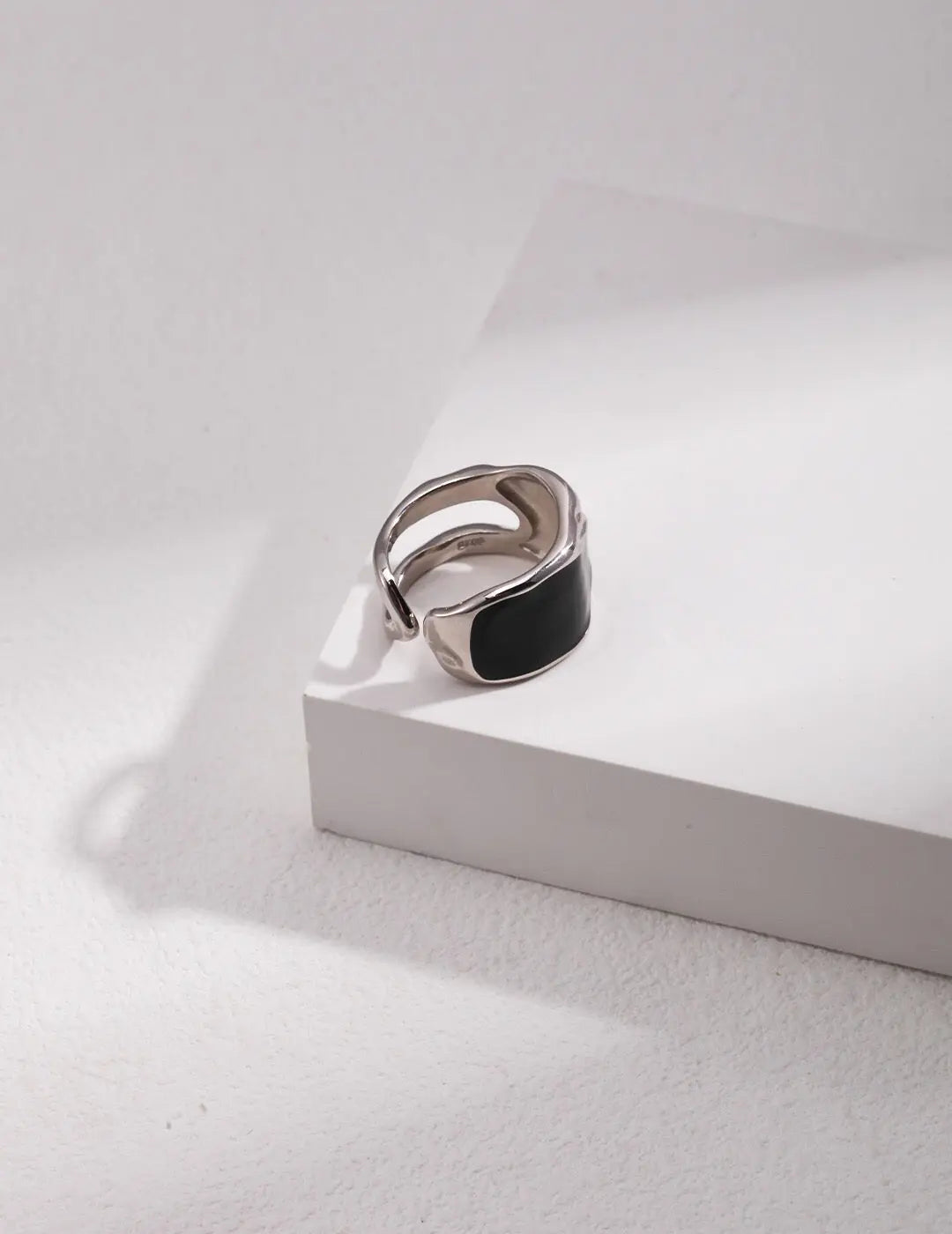 Black Enamel Ring - Memoriex