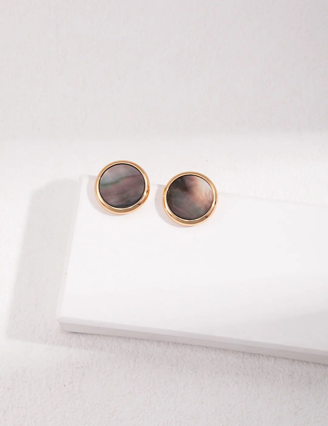 Black Shell Statement Stud-1