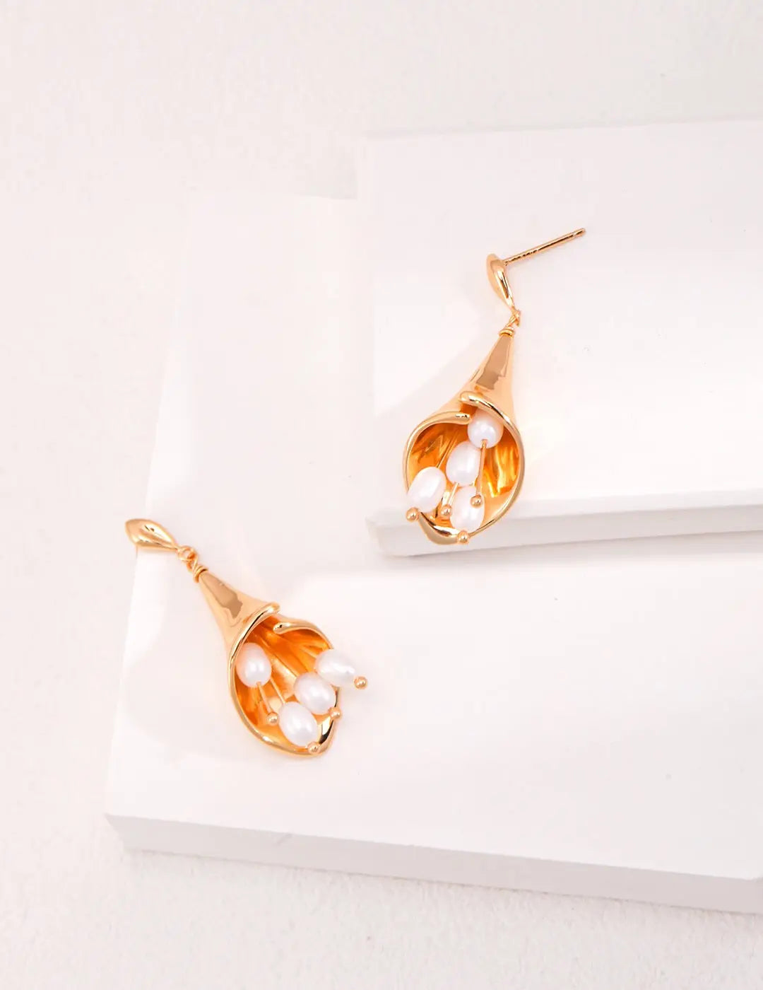 Calla Lily Pearl Earrings - Memoriex