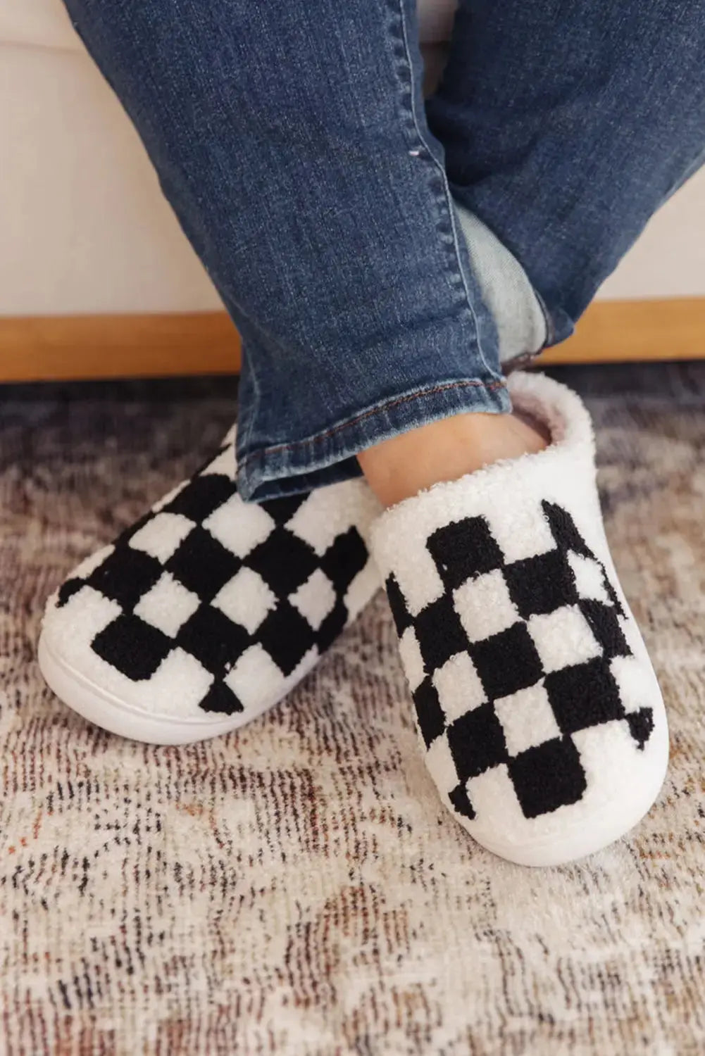 Checkered Fuzzy Winter Slippers-2