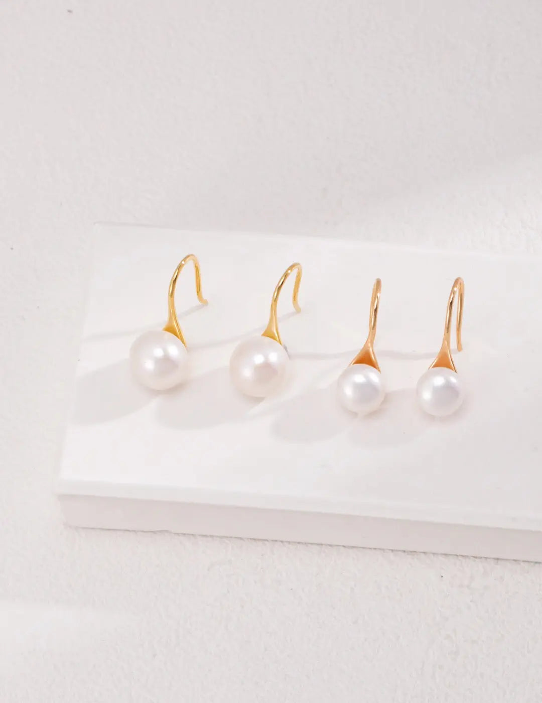 Classic High-heeled Pearl Dangle Earrings-1