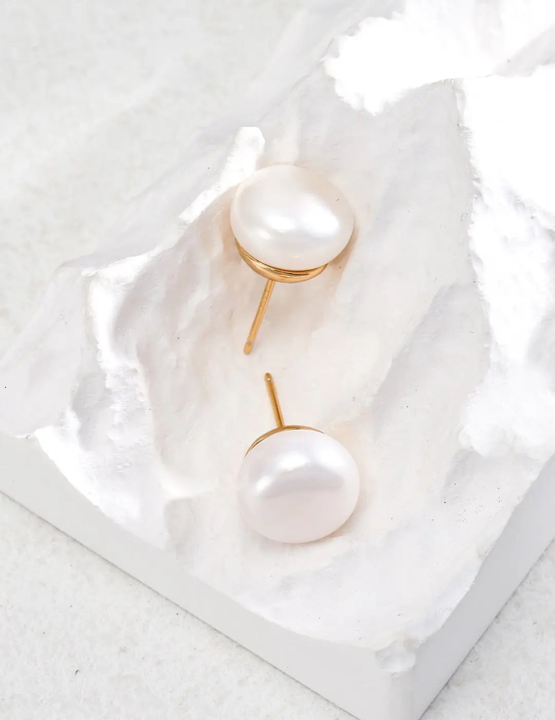 Classic Natural Pearl Stud Earrings-3