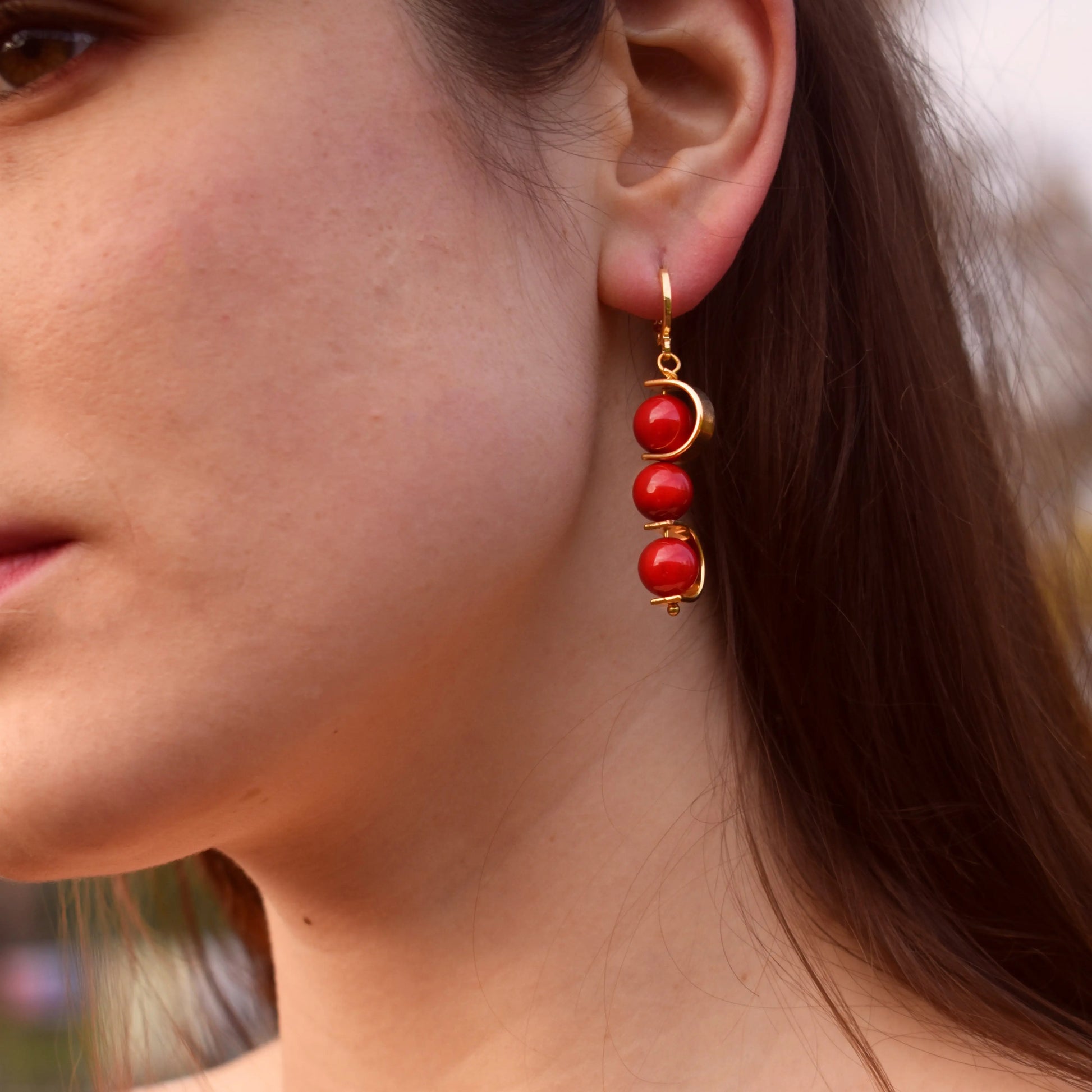 Coral gemstone asymmetric gold  earrings - Memoriex