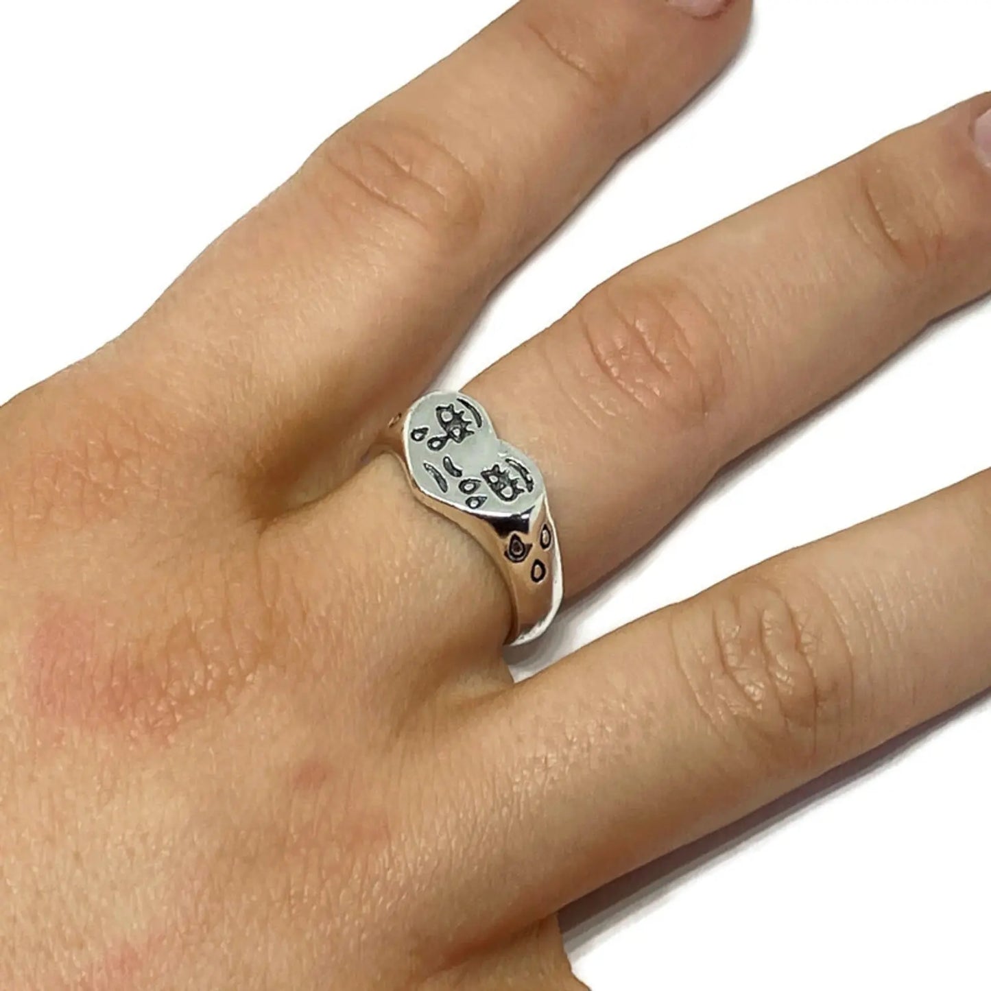 Crying Love Heart Band Ring-1