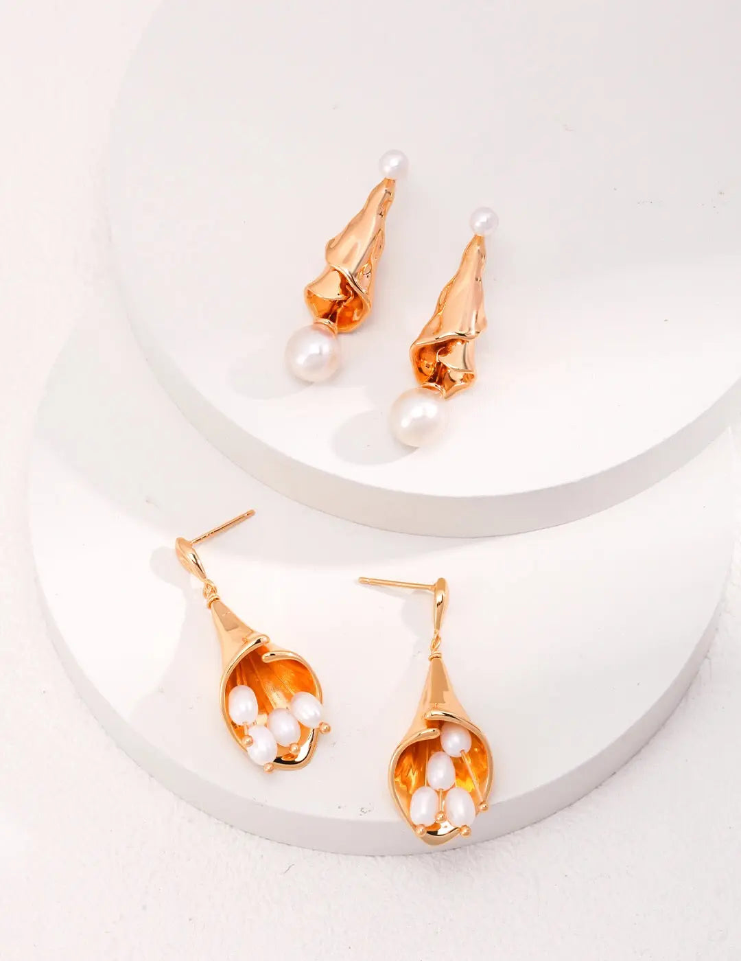 Curly Pleated Pearl Earrings-2