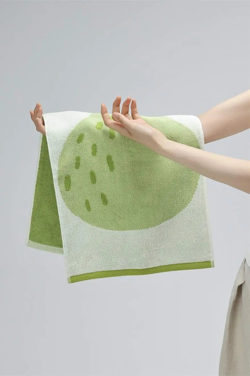 Cute Whimsical Pear Bath Towel - Ultra Soft, Absorbent, 100% Staple Cotton - Memoriex 