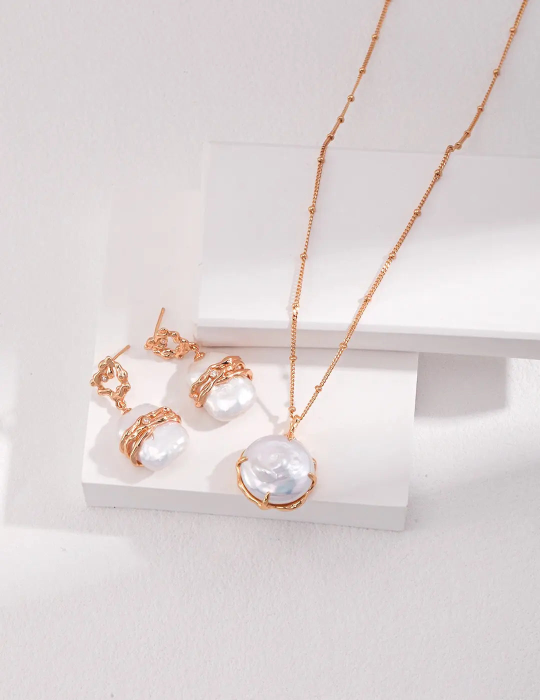 Dainty Big Round Pearl Pendant Necklace - Memoriex