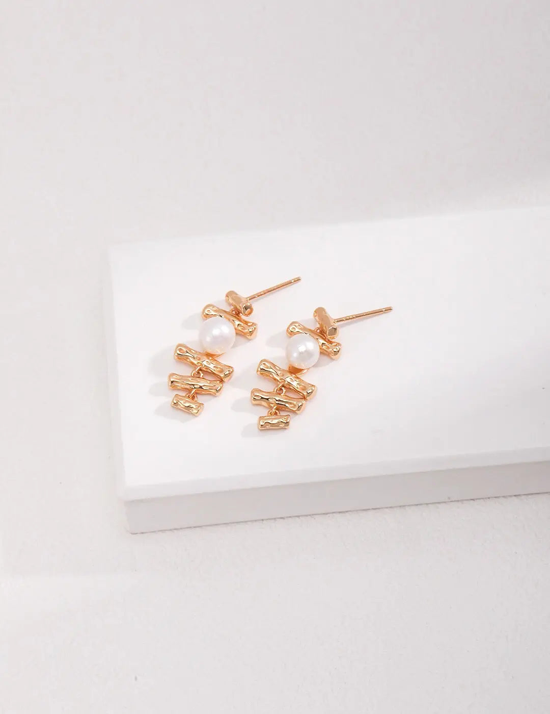 Dainty Geometric Pearl Earrings-3