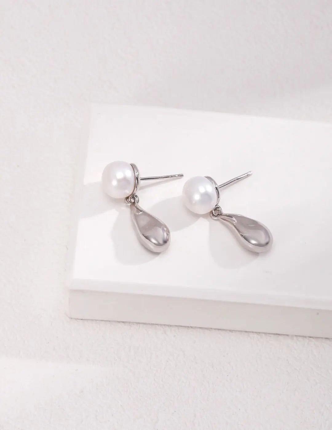 Dainty Raindrop Earrings-3