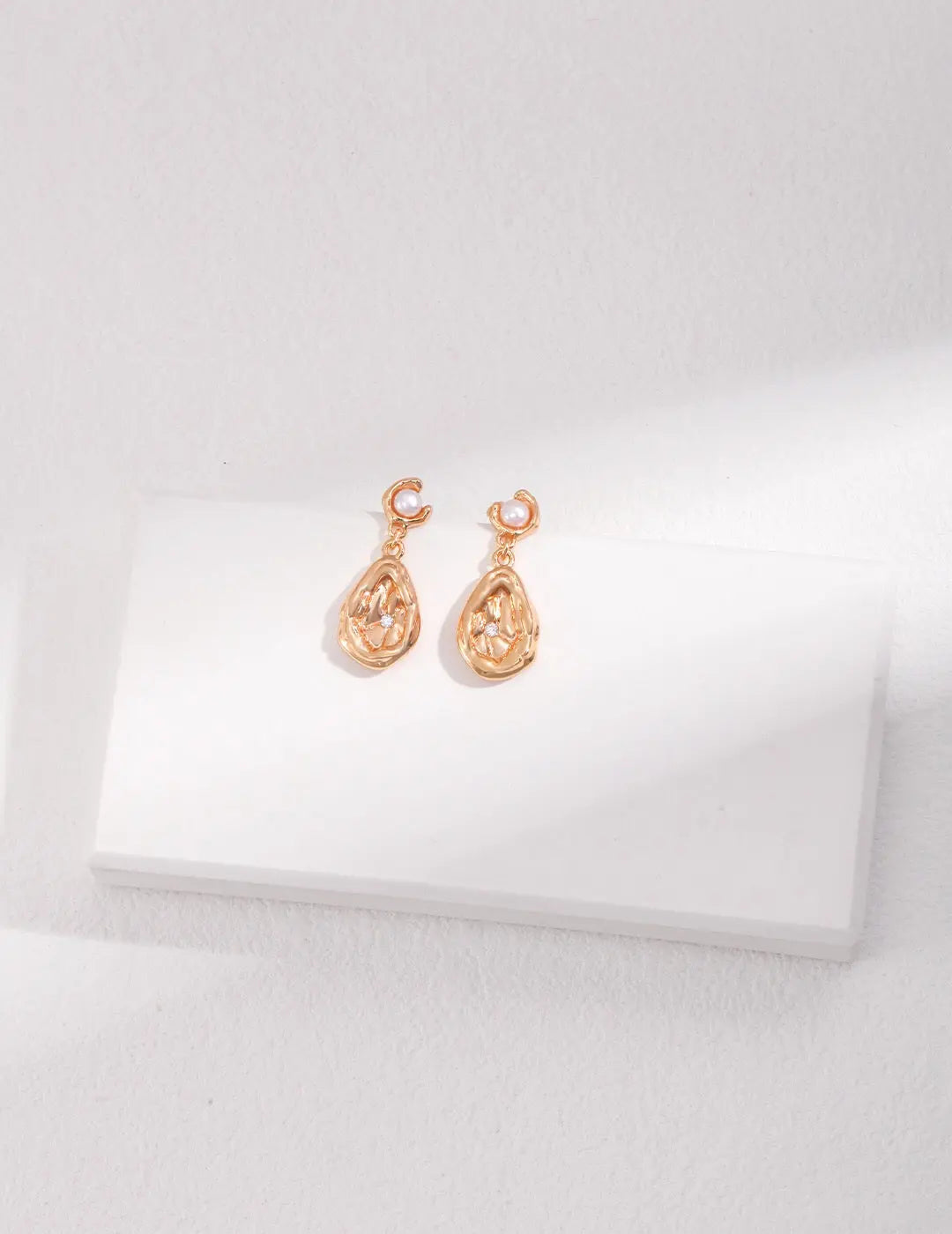 Dainty Zircon Droplet Pearl Earrings-1