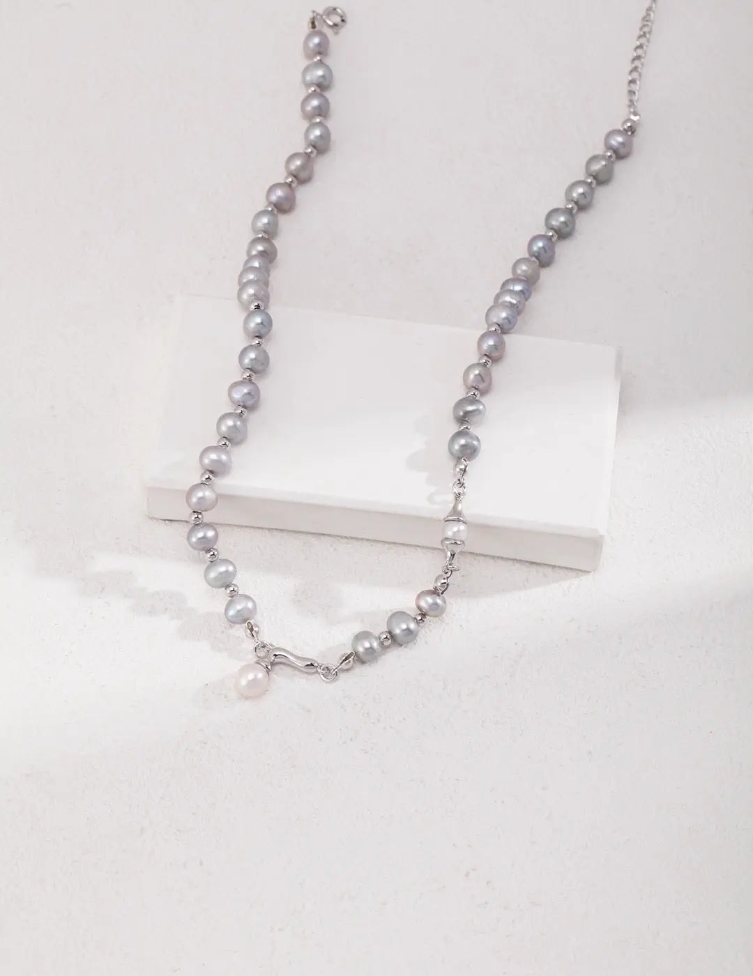 Elegant Gray Pearl Necklace-3