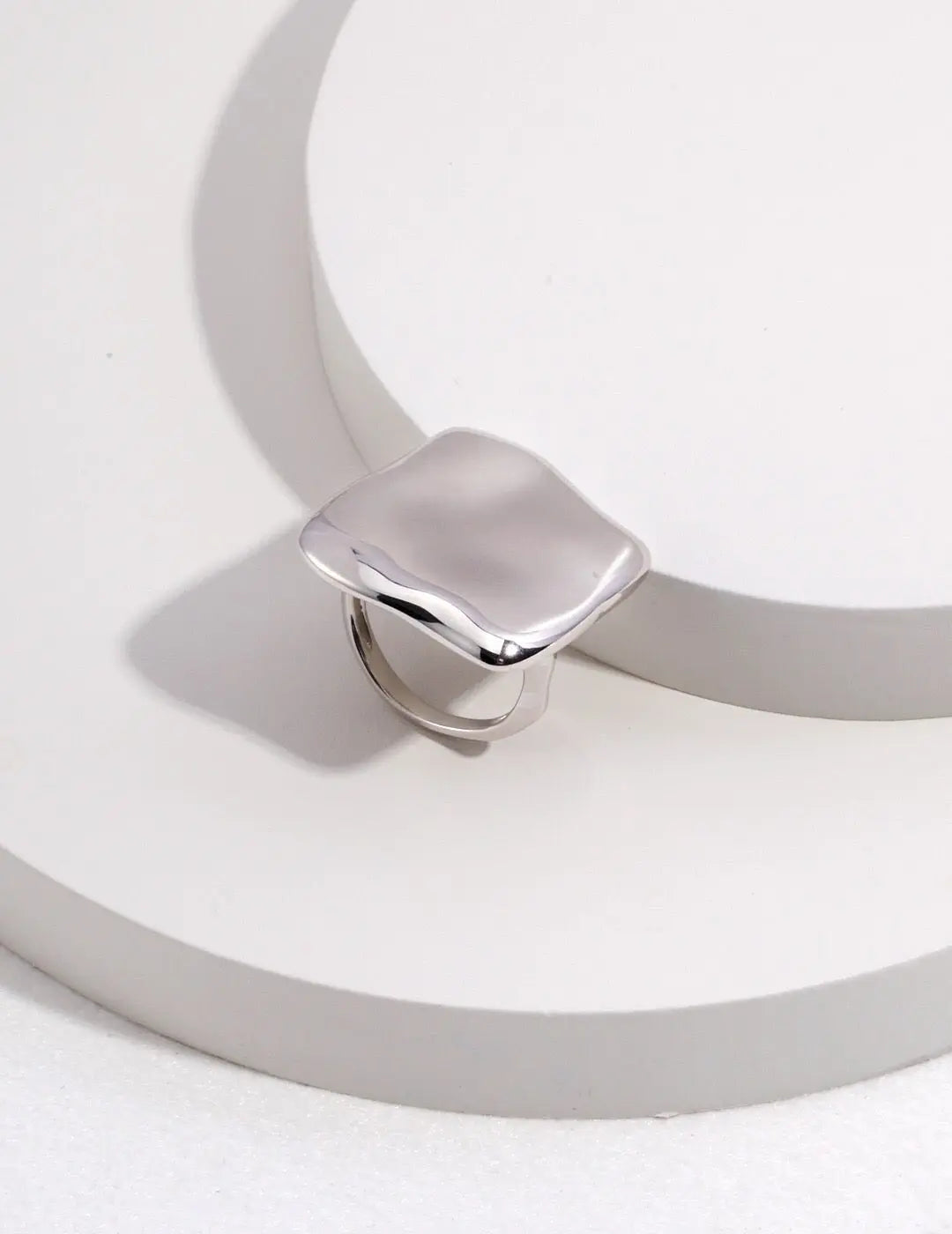 Exaggerated Square Concave And Convex Polished Ring - Memoriex