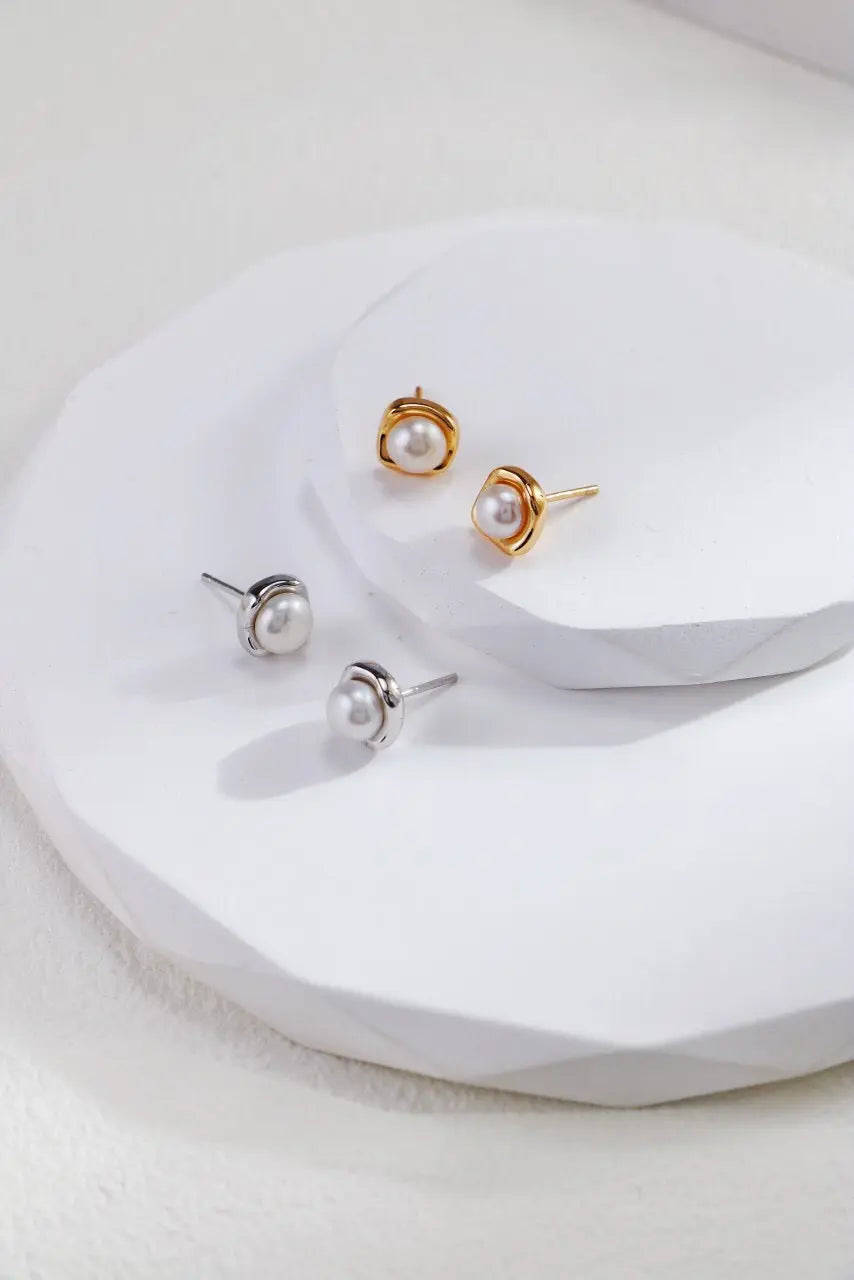 Fashion Temperament Pearl Stud Earrings-0