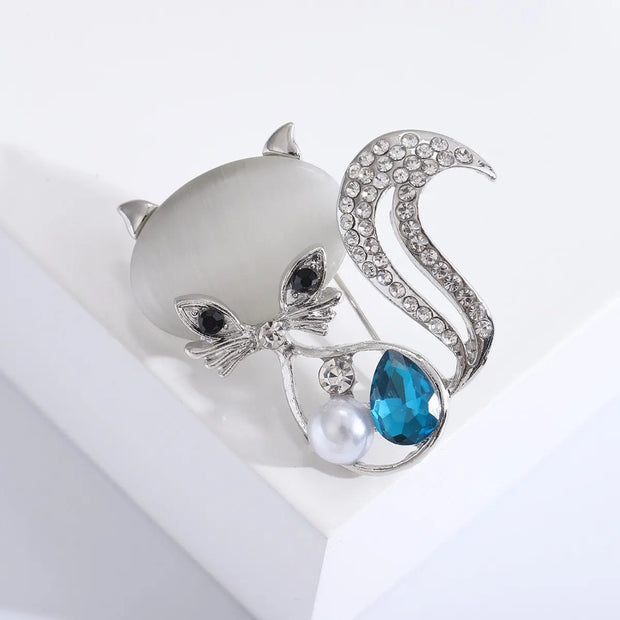 Fashionable and exquisite cat's eye stone animal brooch, new popular European and American diamond inlaid fox brooch - Memoriex 