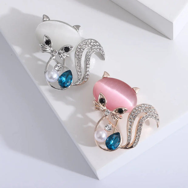 Fashionable and exquisite cat's eye stone animal brooch, new popular European and American diamond inlaid fox brooch - Memoriex 