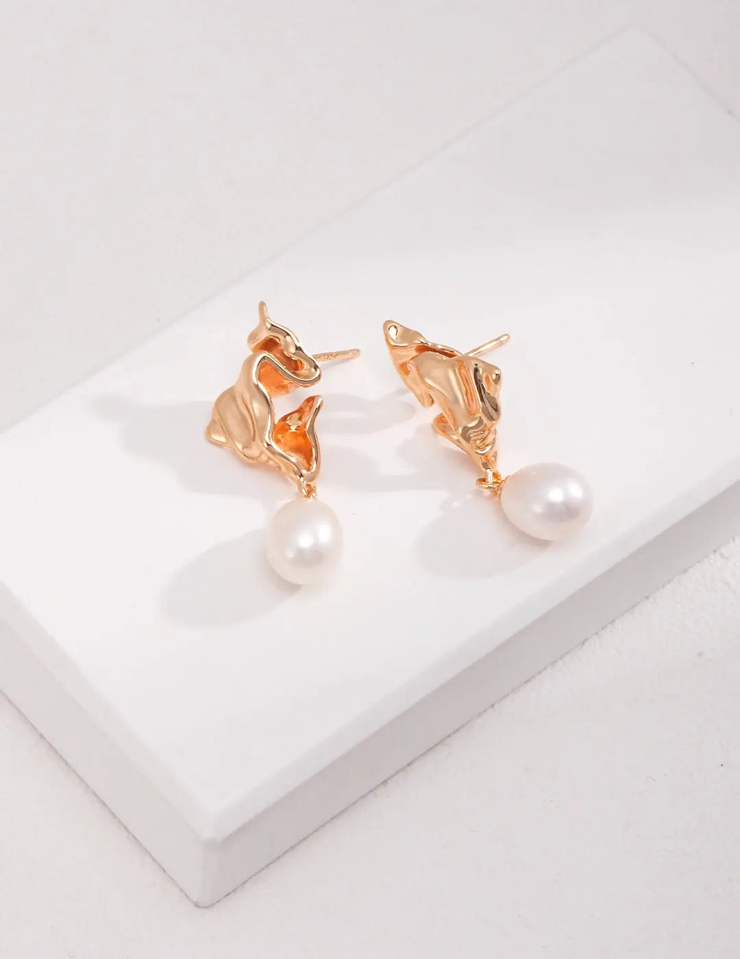 Fluid Elegance Pearl Earrings-0