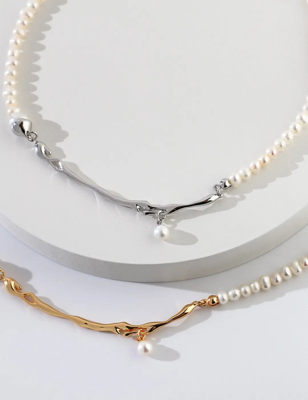 Fluid Natural Design Pearl Necklace - Memoriex