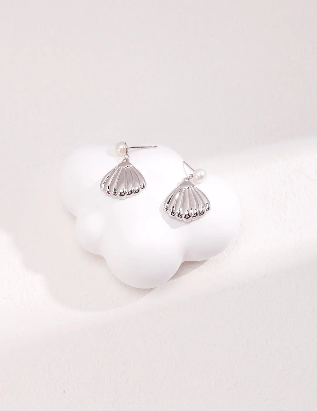 Freshwater Pearl Shell Drop Earrings - Memoriex