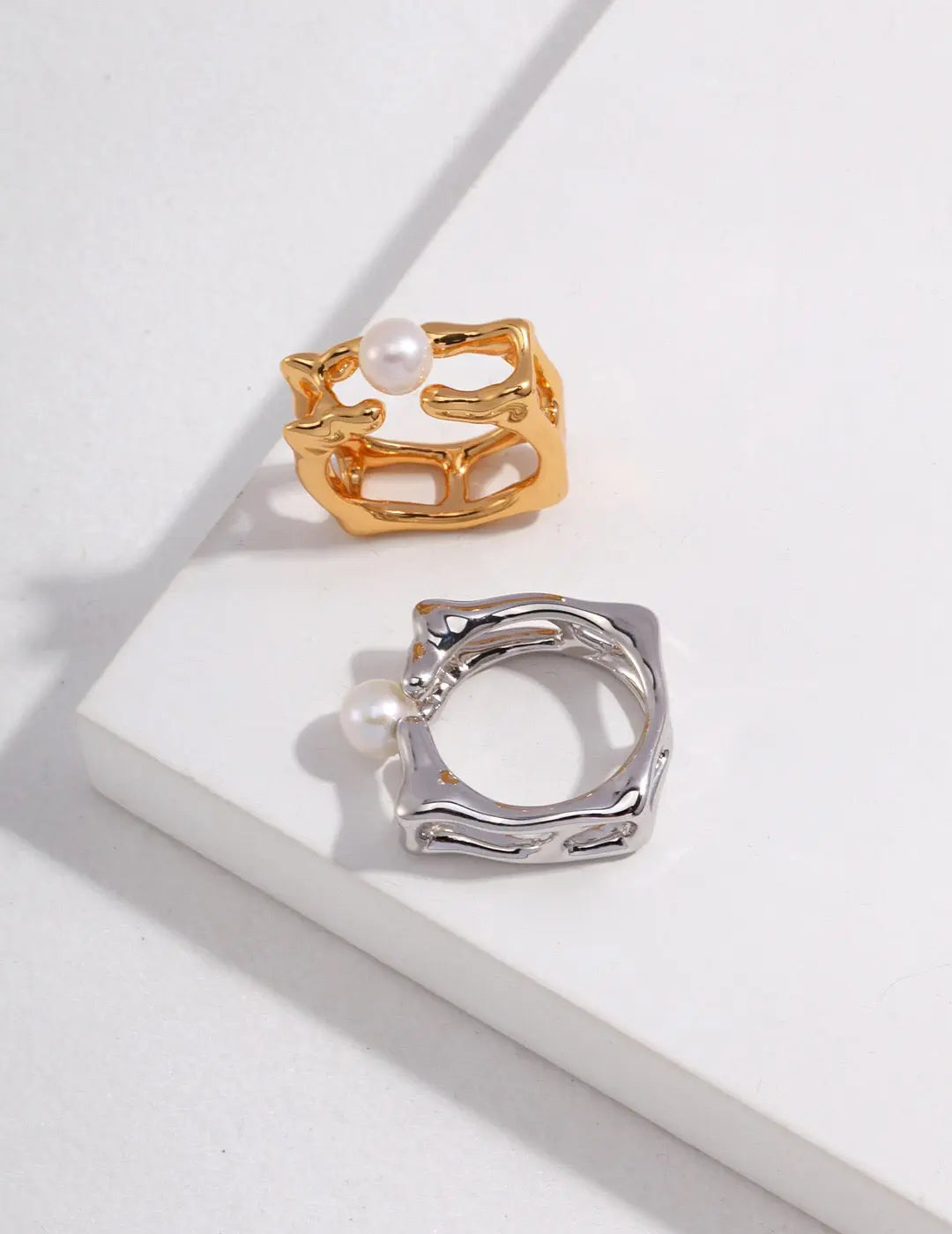 Geometric Fluid Shape Pearl Square Ring - Memoriex