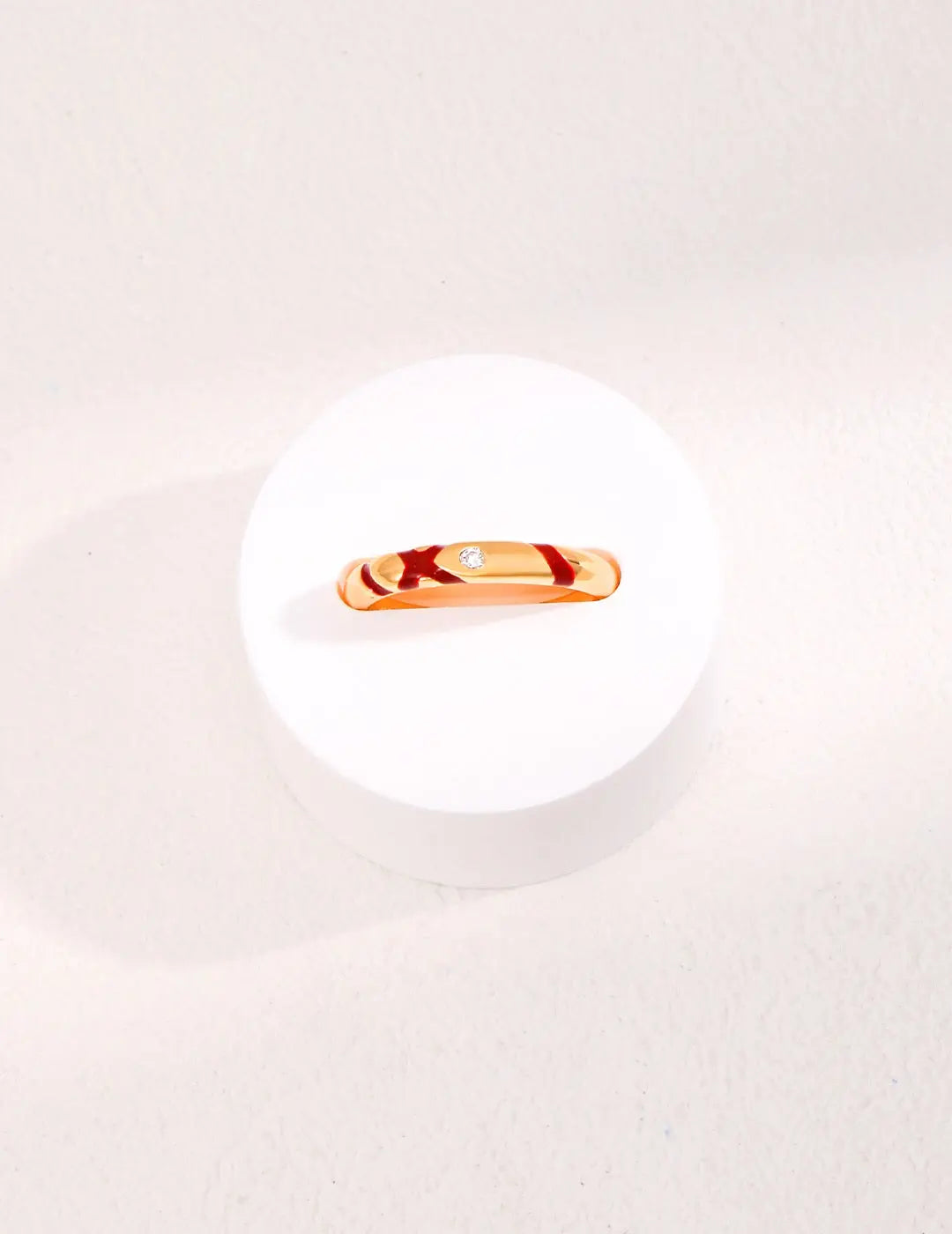 Gold Simple Intertwined Red Line Zircon Rings-0