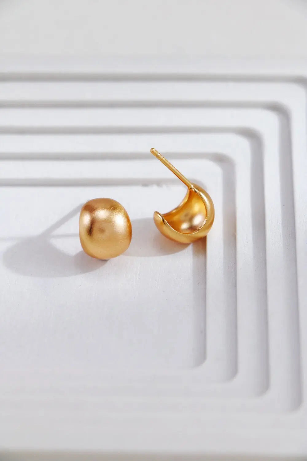 Gold-plated Brushed Spherical Stud Earrings-4