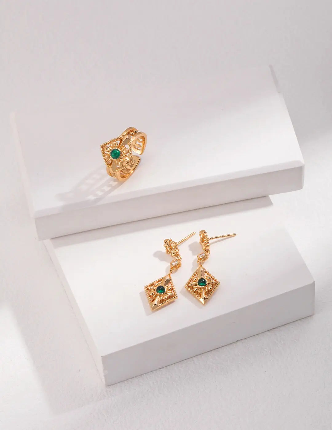 Green Zircon Rhombus Earrings-3