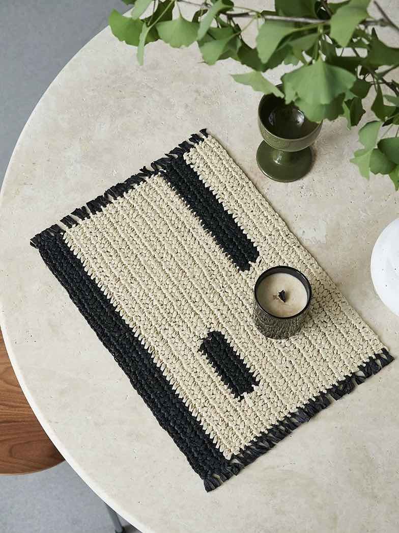 Handmade Retro Nordic Woven Reed Placemat Set of 4 Pcs for Elegant Table Setting - Memoriex 