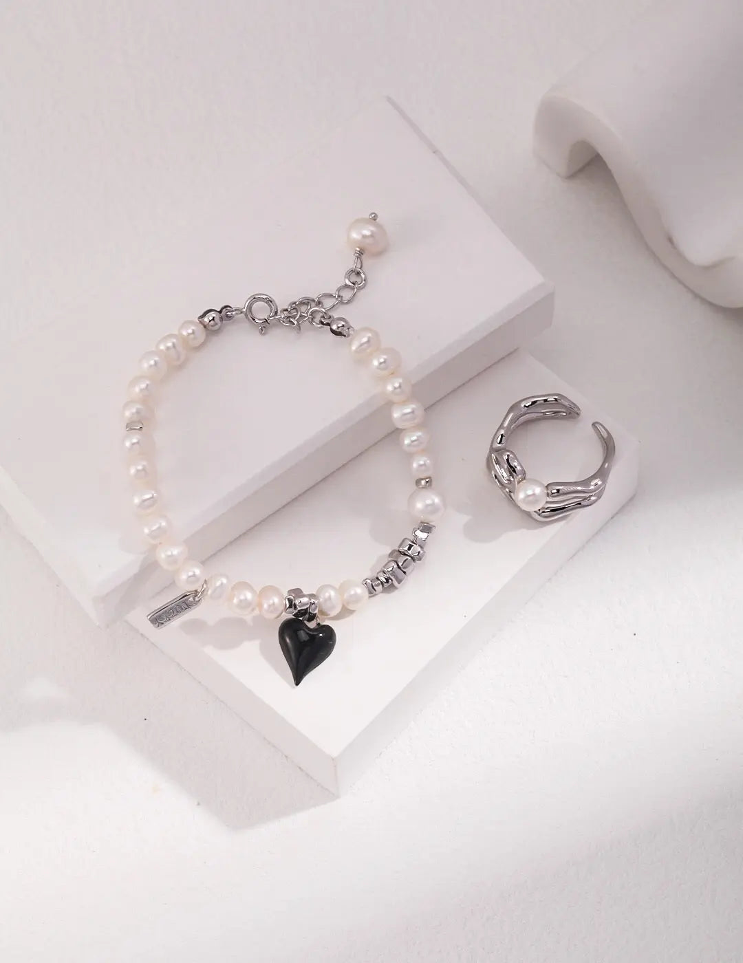 Heart Pendant Pearl Bracelet - Memoriex