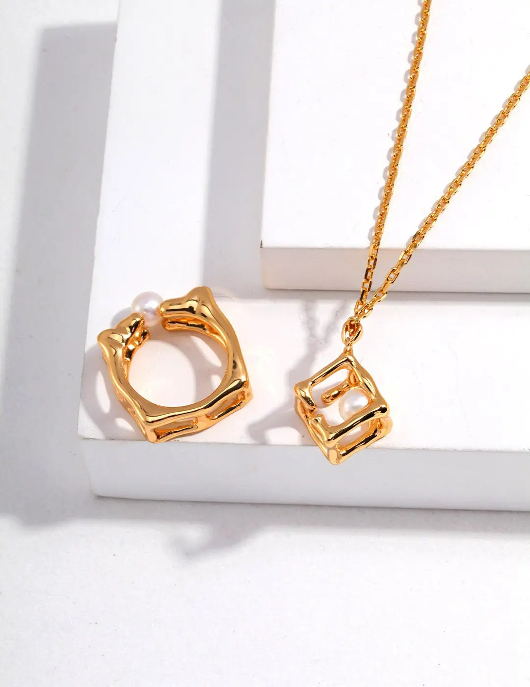 Hollow Geometric Cube Pendant Necklace-3