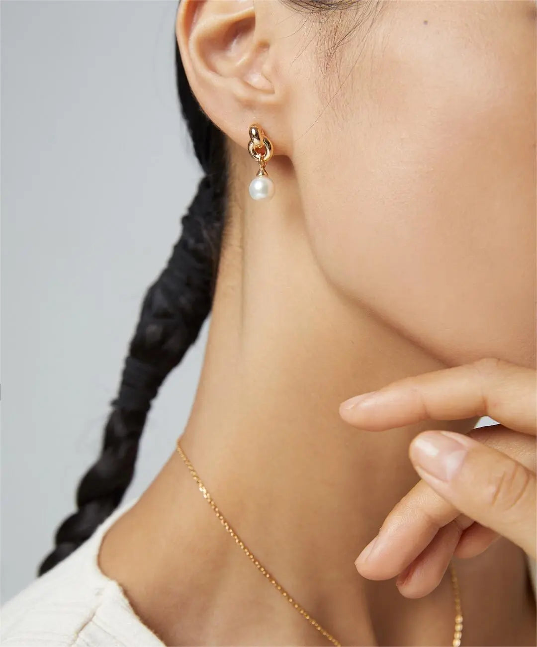 Interlocking Natural Pearl Earrings-4