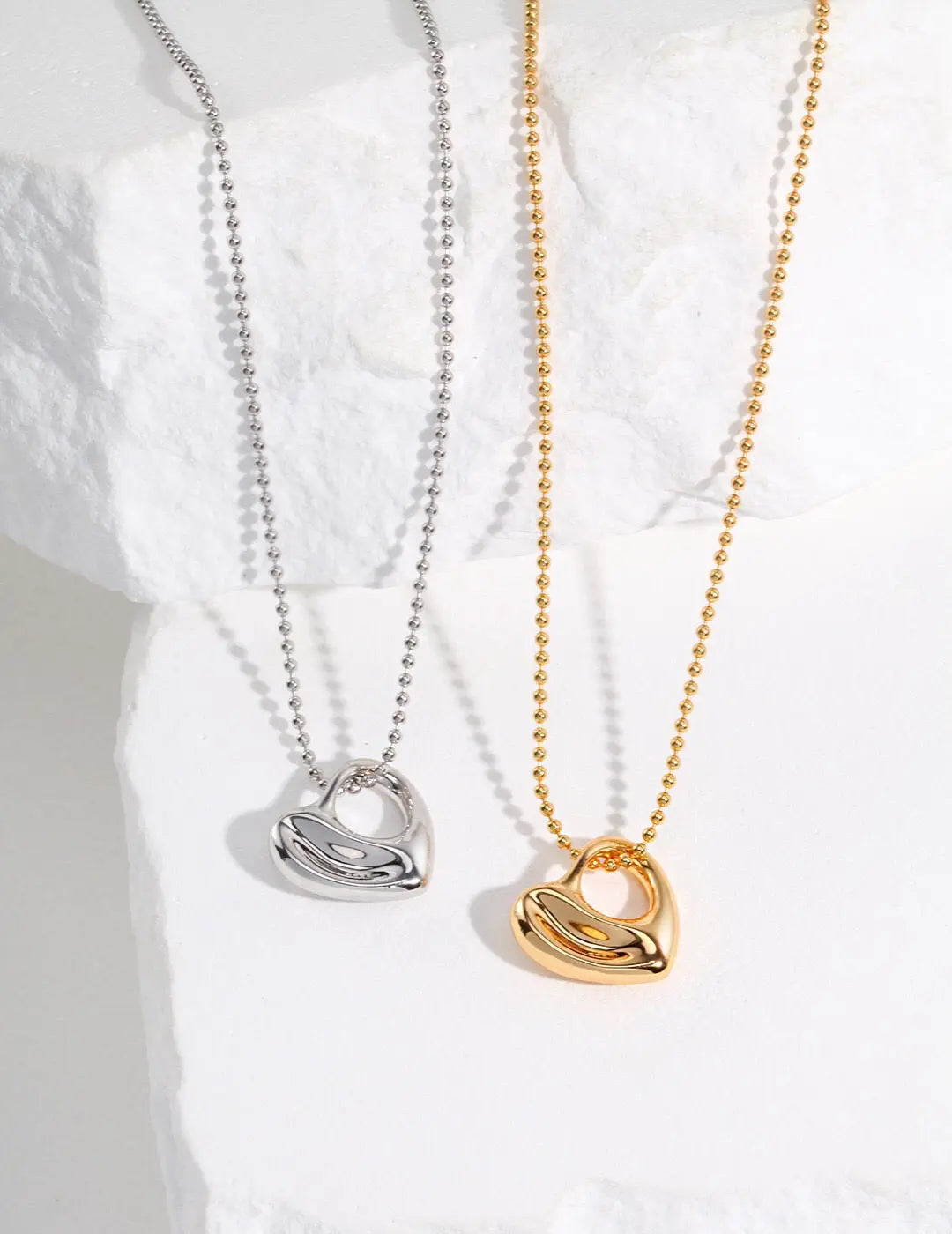 Irregular Hollow Heart Necklace-3