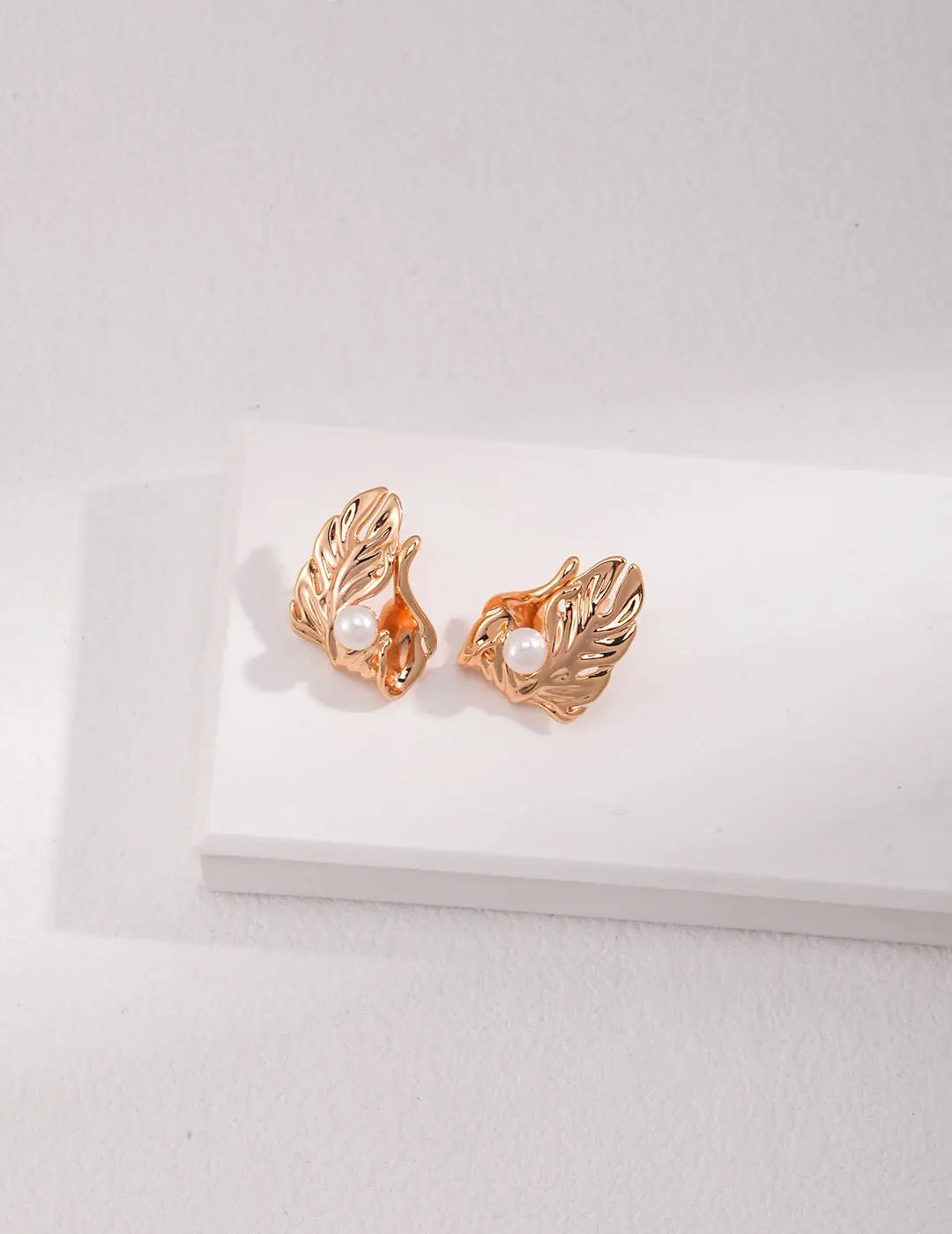 Irregular Leaf Pearl Earrings-0