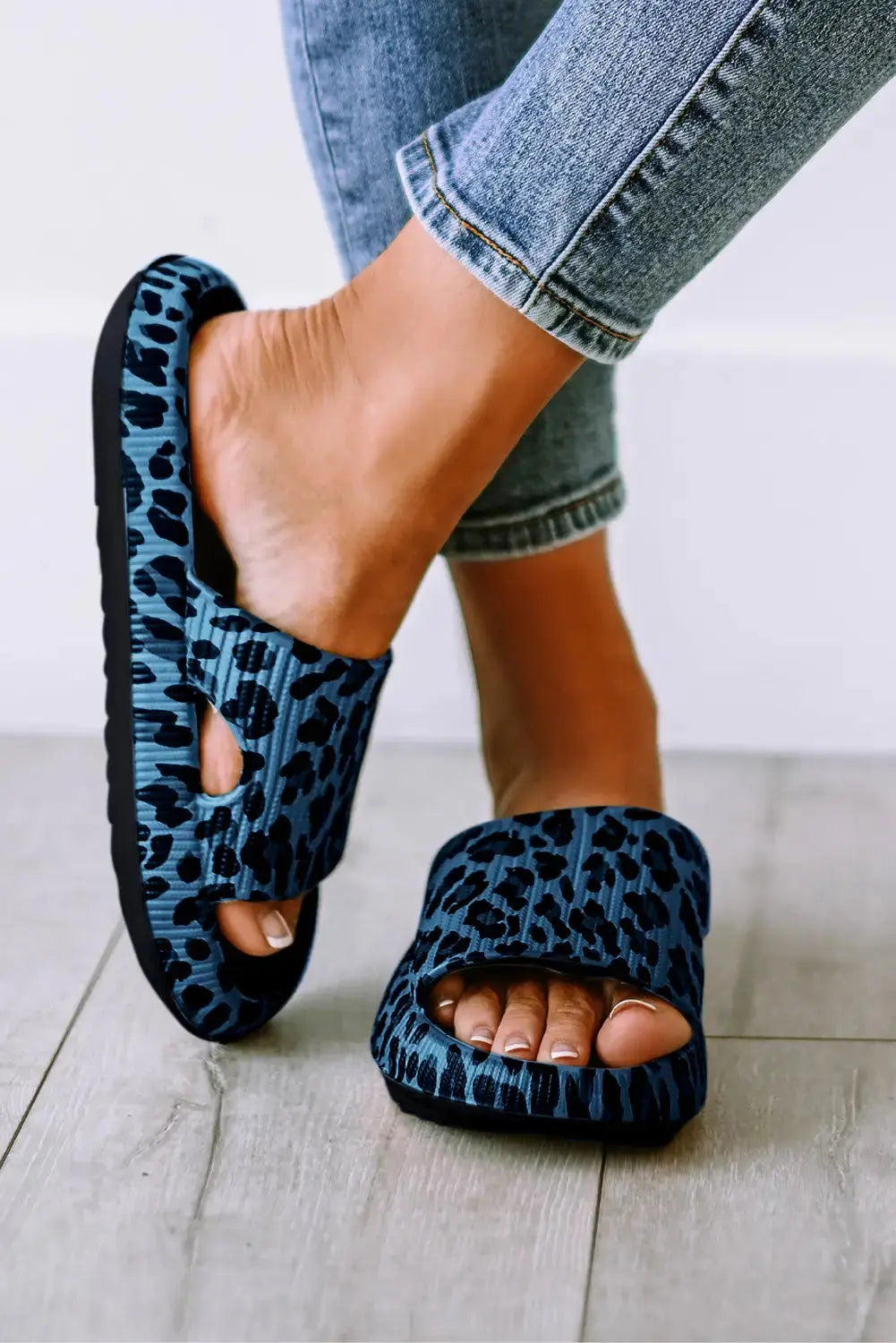 Leopard Print Thick Sole Slip On Slippers-30