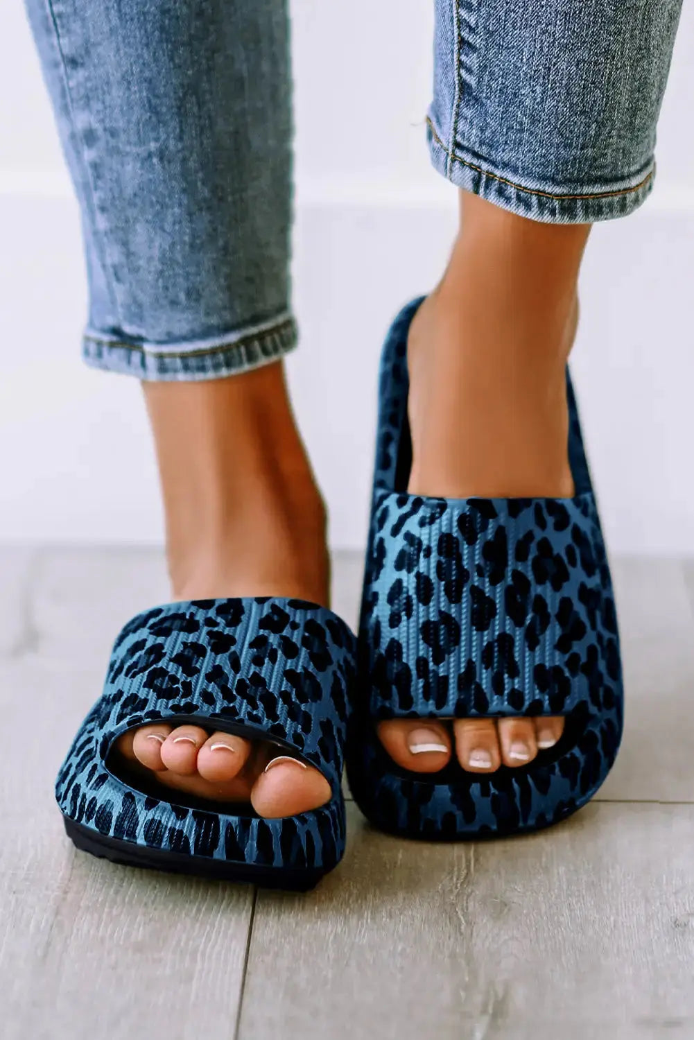 Leopard Print Thick Sole Slip On Slippers-31