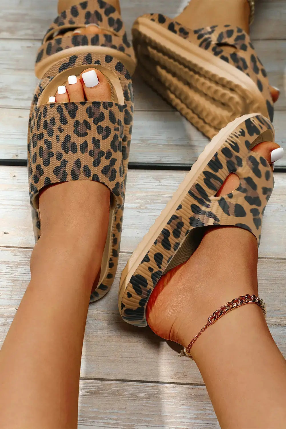 Leopard Print Thick Sole Slip On Slippers-11